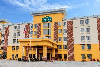 La Quinta Inn & Suites Elkview - Charleston NE