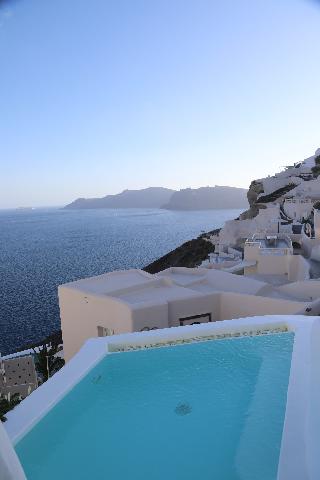 Alexander's Suites