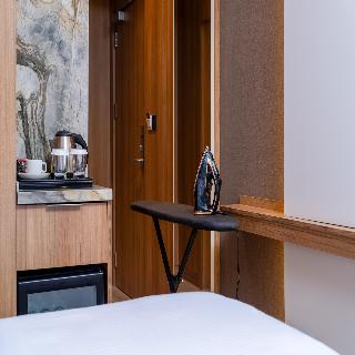 Best Western Premier Hidden Hills Hotel