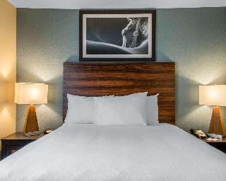 1 Queen Bed, Suite, Nonsmoking, Accessible