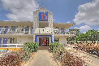 Motel 6 San Antonio Fiesta