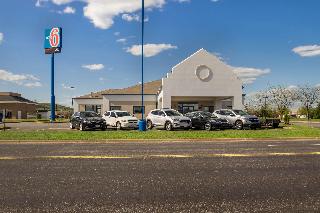 Motel 6 Rothschild