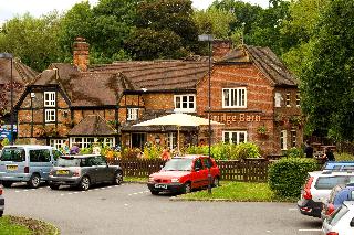 Premier Inn Woking West (A324)