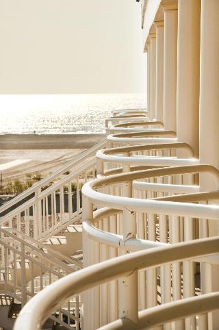 Coliseum Ocean Resort