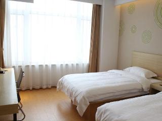 GreenTree Inn Dalian North Railway Station Express