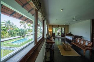 ama Stays and Trails, Pathiramanal Villa photo 5