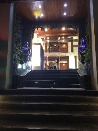 Gold Leaf Hotel