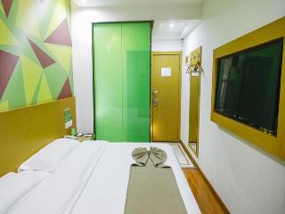 Room:SGL.IN