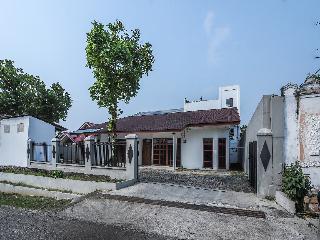 Super OYO 1582 Bungo Guest House