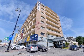 Oyo 411 Moon Hotel