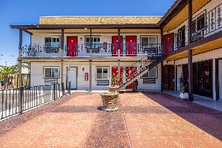 Hotel Avenida Victorville I 15