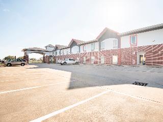 OYO Townhouse Clute Lake Jackson