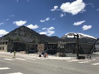Snowshoe Motel