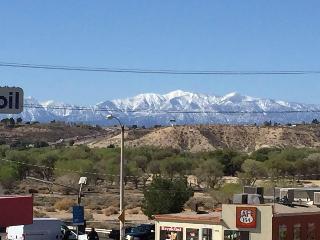 Hilltop Inn Suites