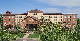 Oxford Suites Chico