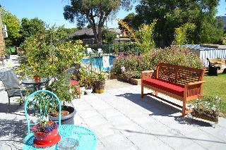 Parkwood Motel Apartments
