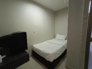 Room:SGL.ST