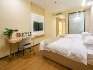 Greentree Inn Fuyang Technician College