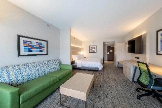 1 King Bed Suite