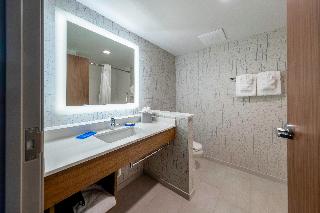 1 King Bed Standard Comm Accessible