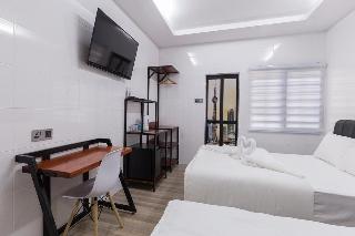 Lee Luxury Home USM Penang by ZUZU