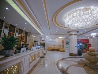 Green Tree Inn Jiuquan Century Plaza Hotel