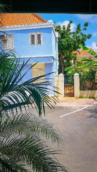 Curacao Suites Hotel