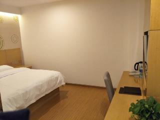 Room:DBL.IN-KG