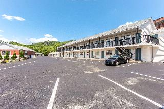 Quality Inn & Suites Gorham Riverside