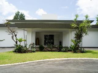 Lepic Villa Hotel