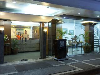 Harbor Town Hotel