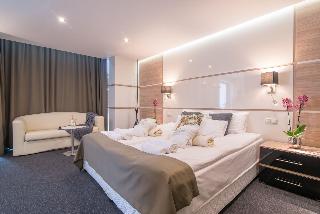 Hotel ZENA beauty & shopping center