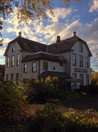 Chambery Inn