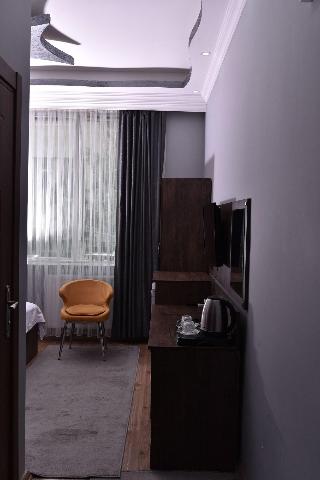 Rays Hotel