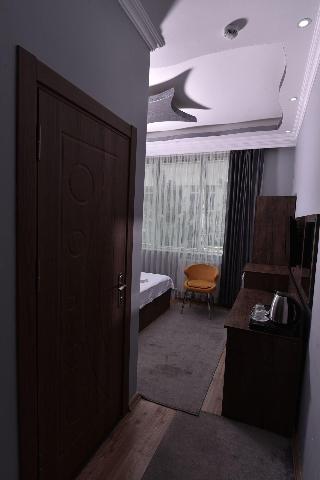 Rays Hotel
