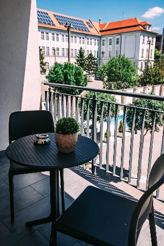 Auris Hotel