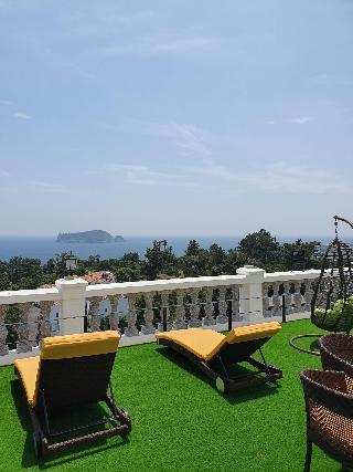 GoldOne Hotel & Suites