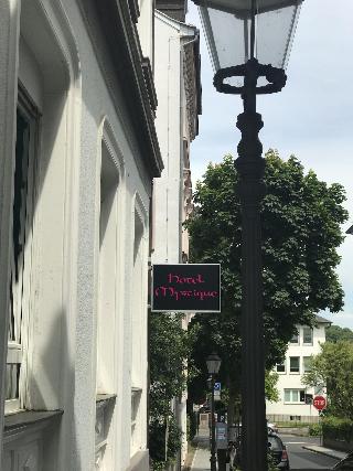 Hotel Mystique