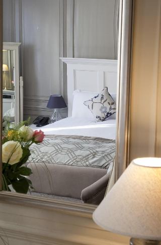 Room Room