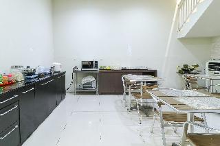 HOME Guesthouse by ZUZU