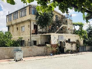 Capiedra Hotel