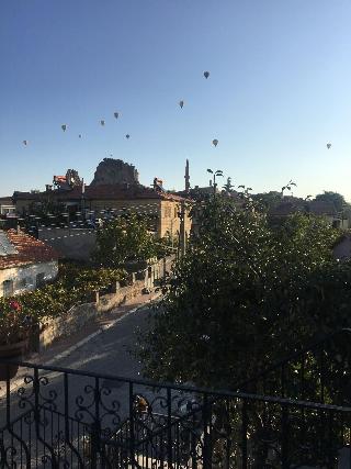 Capiedra Hotel