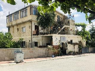 Capiedra Hotel