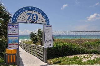 Travelodge by Wyndham Panama City Beach/Beachfront