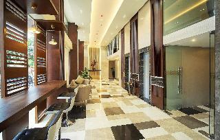 J7 Plaza Hotel