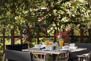 The Gardens Gallery Hotel