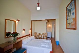 Lucia Hotel