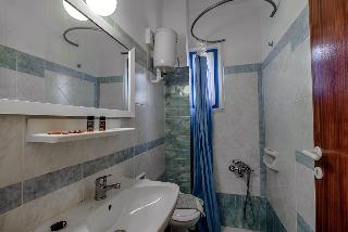 Lucia Hotel