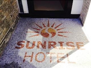 Sunrise Hotel Cameria