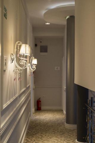 New Belgrade Garni Hotel